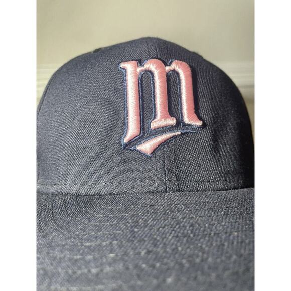 Vintage MINNESOTA TWINS 91 World Series Hat Cooperstown 7 1/2 Pink Rare NWOT - Picture 2 of 6